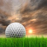 Golf przy zachodzie słońca