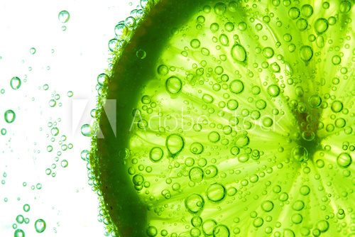 lime slice in water