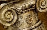 Klasyczny detal architektoniczny w zbliżeniu