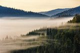 Mglisty taniec górskich szczytów