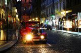 Nocny puls retro ulicy