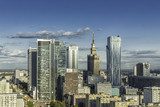 Panorama miejskiego skyline'u w świetle dziennym