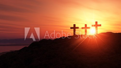 3 Kreuze am Hügel bei Sonnenuntergang