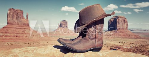 panoramic boots and hat