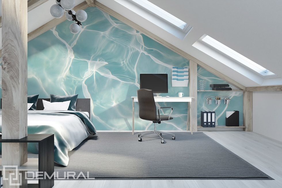 Turkusowa tafla wody z refleksami światła Fototapety do sypialni Fototapety Demural